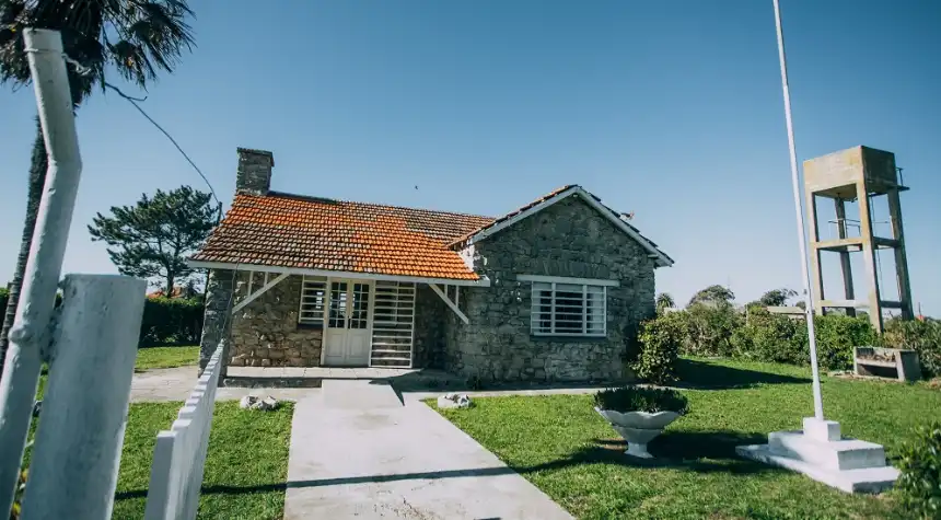 2024-casa-camet-celebra-el-fin-de-ano-con-musica-feria-y-papa-no