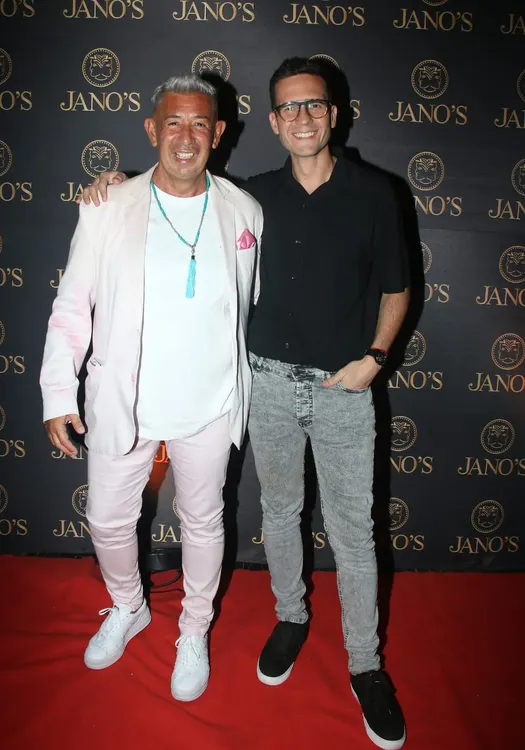 1f816b52-3553-4608-b66d-12cbbfbeb64e